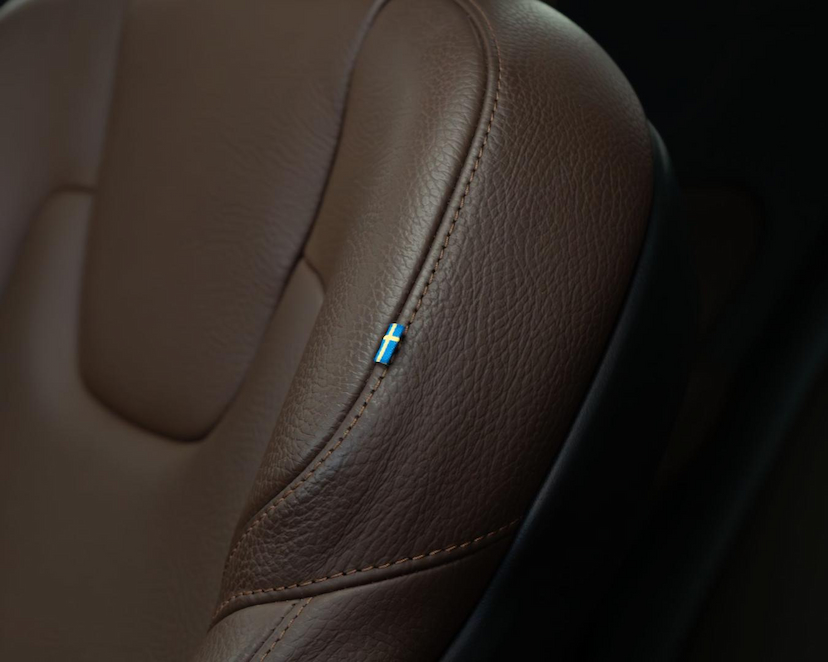 Foto do veículo VOLVO XC60  T8 PLUS 2024 20.458 KM 329.000,00