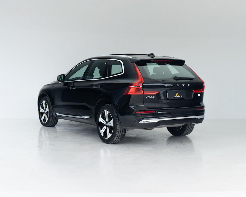 Foto do veículo VOLVO XC60  T8 PLUS 2024 20.458 KM 329.000,00