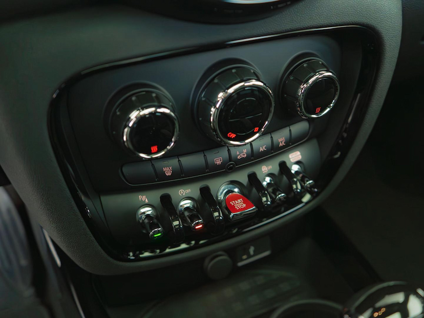 Foto do veículo MINI JOHN COOPER WORKS CLUBMAN ALL 4 JCW 2022 30.010 KM 229.000,00
