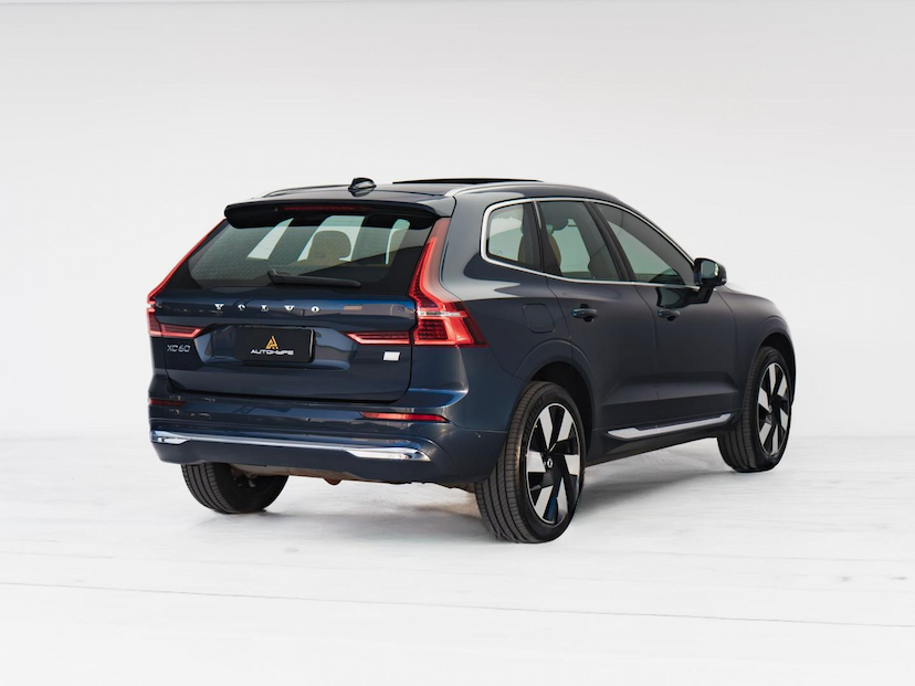 Foto do veículo VOLVO XC60  T8 ULTIMATE 2024 29.700 KM 319.000,00