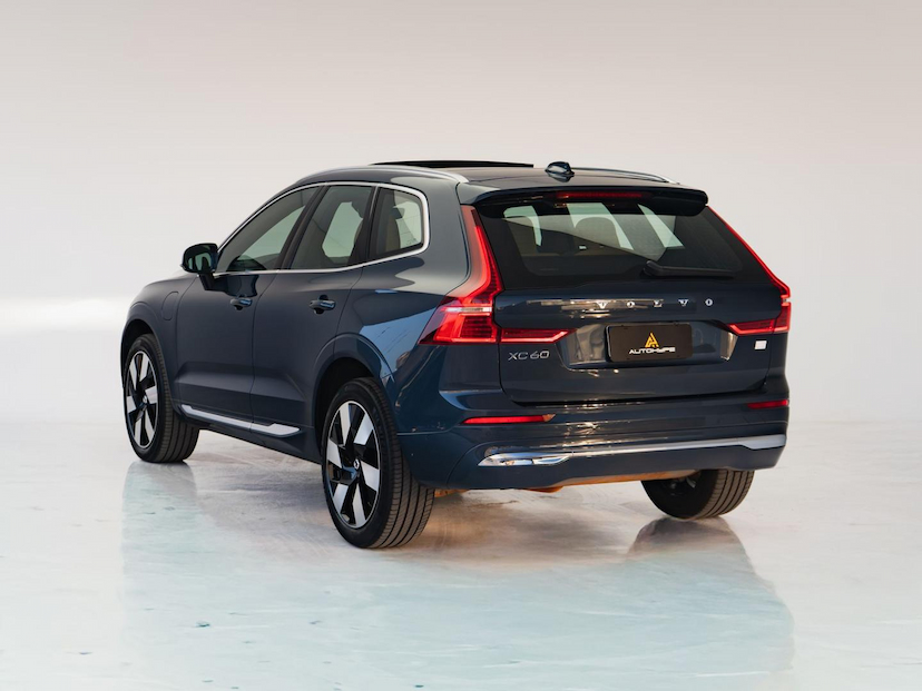 Foto do veículo VOLVO XC60  T8 ULTIMATE 2024 29.700 KM 319.000,00