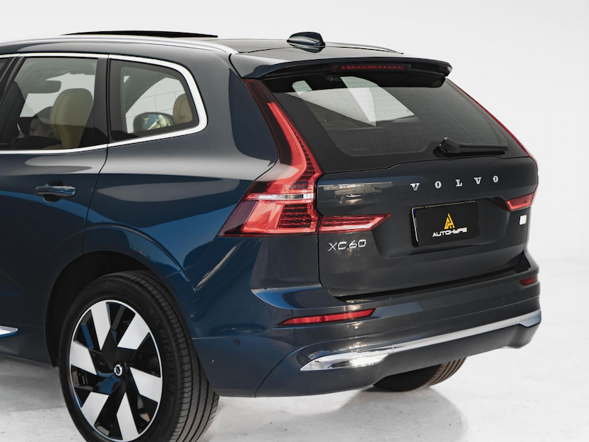 Foto do veículo VOLVO XC60  T8 ULTIMATE 2024 29.700 KM 319.000,00
