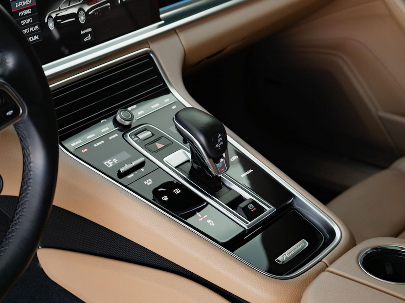 Foto do veículo PORSCHE PANAMERA 4 E-HYBRID 2018 18.785 KM 499.000,00