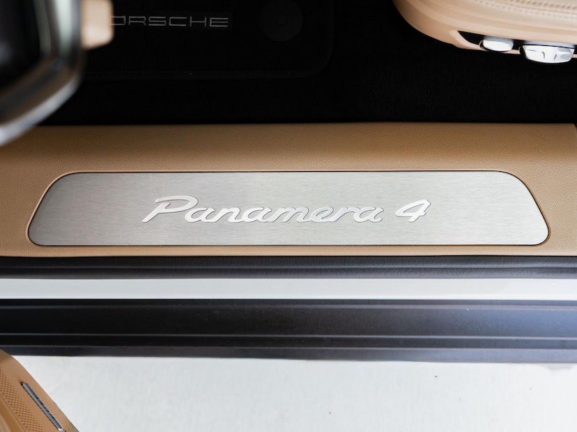Foto do veículo PORSCHE PANAMERA 4 E-HYBRID 2018 18.785 KM 499.000,00