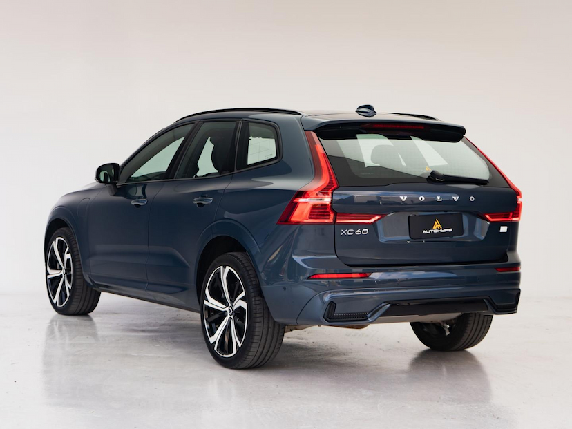 Foto do veículo VOLVO XC60 T8 ULTIMATE DARK 2024 29.051 KM 349.000,00