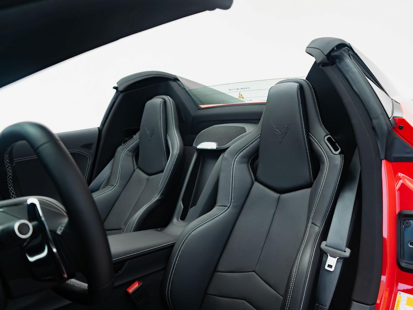 Foto do veículo CHEVROLET CORVETTE LT1 CONVERSÍVEL 2025 82 KM 1.390.000,00