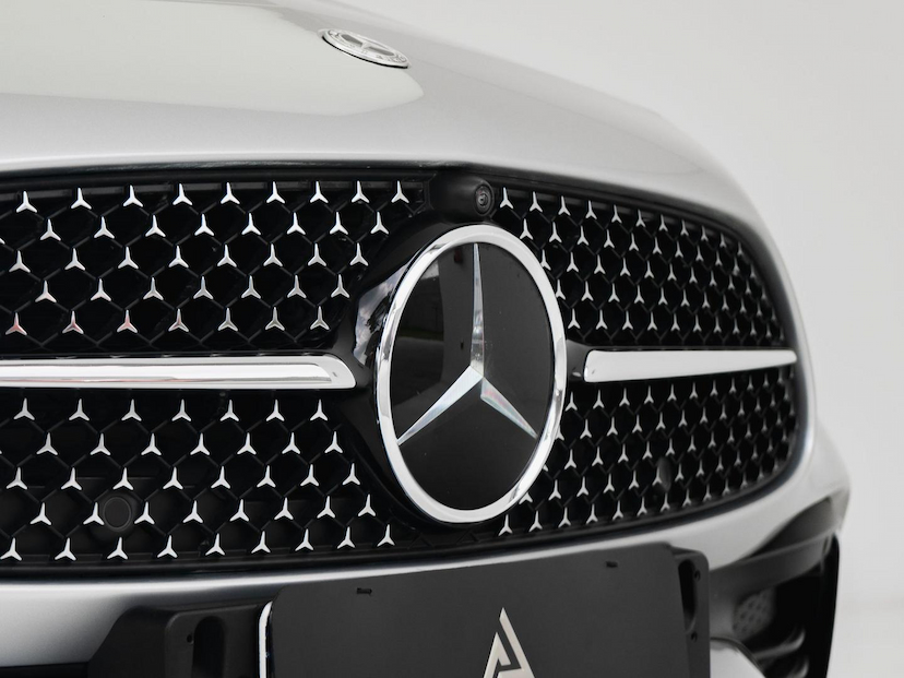 Foto do veículo MERCEDES-BENZ C 300 AMG LINE EQ BOOST 2022 22.823 KM 309.000,00