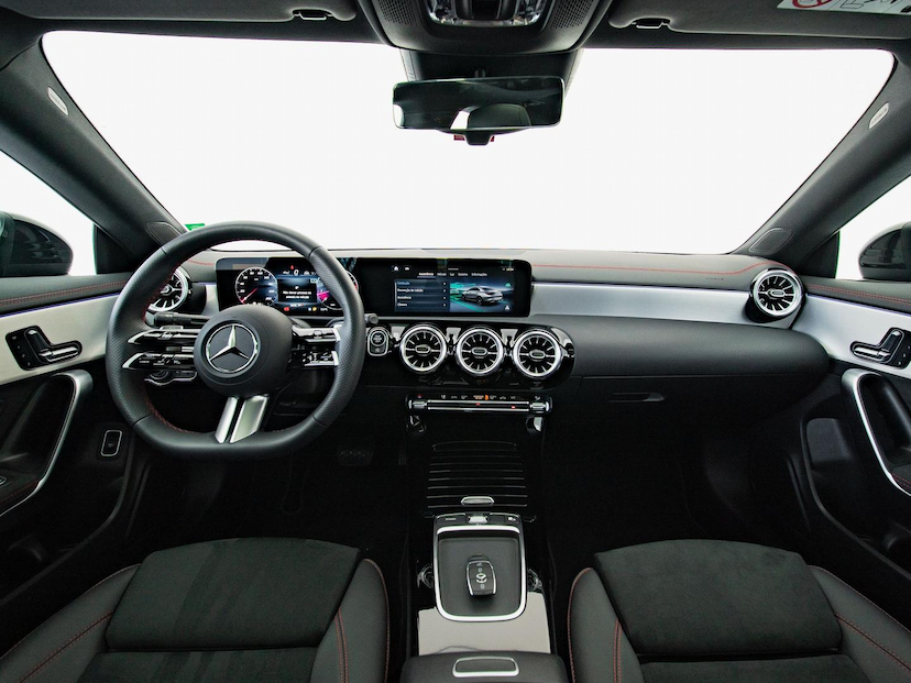 Foto do veículo MERCEDES-BENZ CLA 200 AMG LINE 2025 2.600 KM 289.000,00