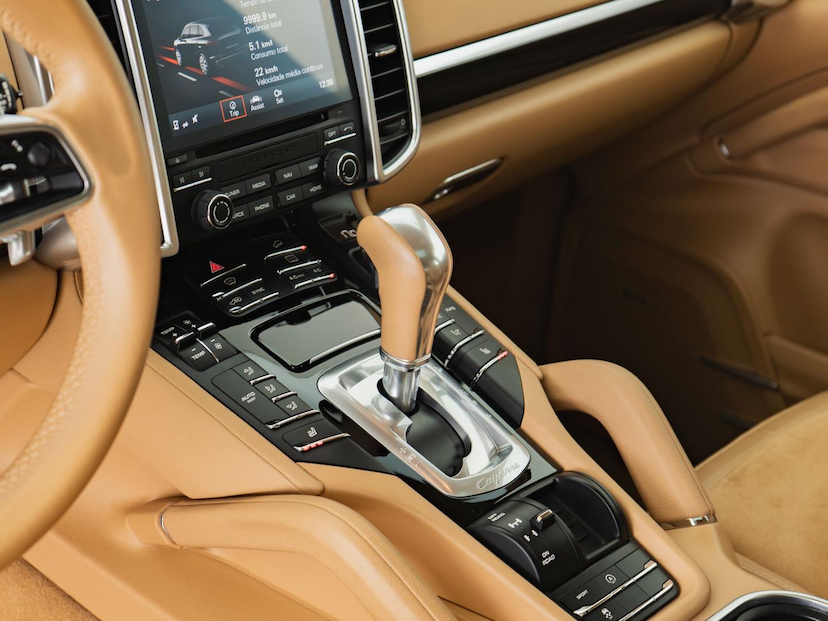 Foto do veículo PORSCHE CAYENNE  V6 2018 40.257 KM 249.000,00