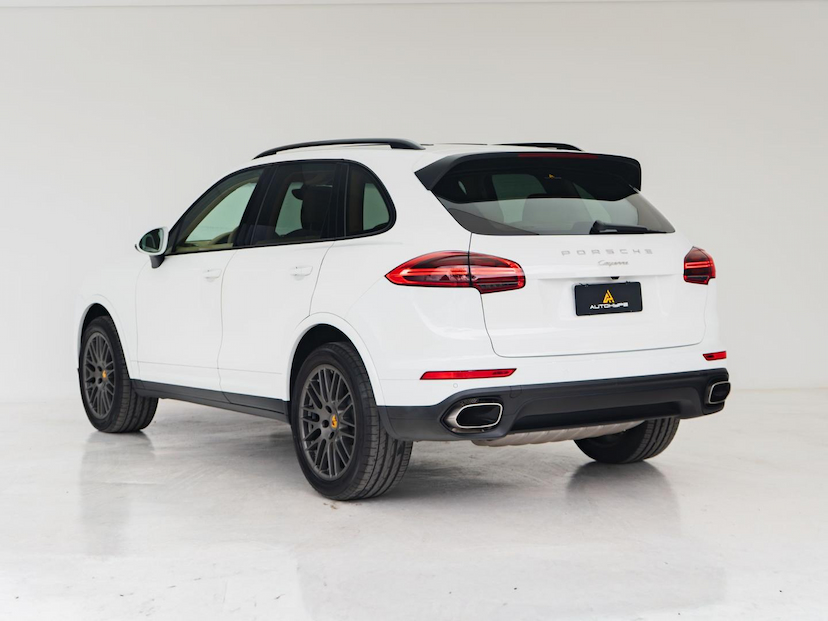 Foto do veículo PORSCHE CAYENNE  V6 2018 40.257 KM 249.000,00