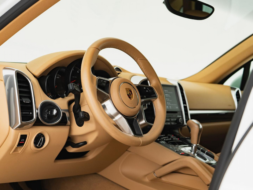 Foto do veículo PORSCHE CAYENNE  V6 2018 40.257 KM 249.000,00