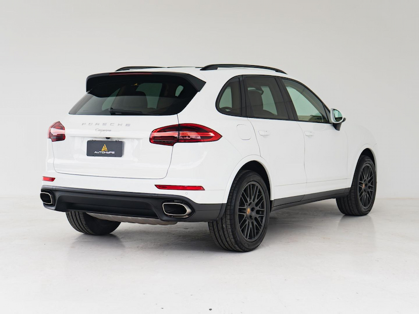 Foto do veículo PORSCHE CAYENNE  V6 2018 40.257 KM 249.000,00