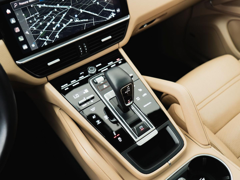 Foto do veículo PORSCHE CAYENNE COUPE E-HYBRID PLATINUM EDITION 2023 48.961 KM 619.000,00