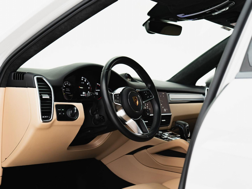 Foto do veículo PORSCHE CAYENNE COUPE E-HYBRID PLATINUM EDITION 2023 48.961 KM 619.000,00