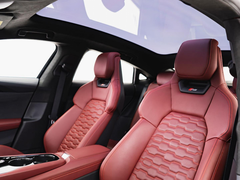 Foto do veículo AUDI E-TRON RS GT 2022 15.729 KM 499.000,00