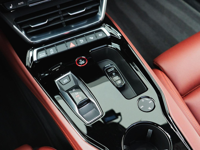 Foto do veículo AUDI E-TRON RS GT 2022 15.729 KM 499.000,00