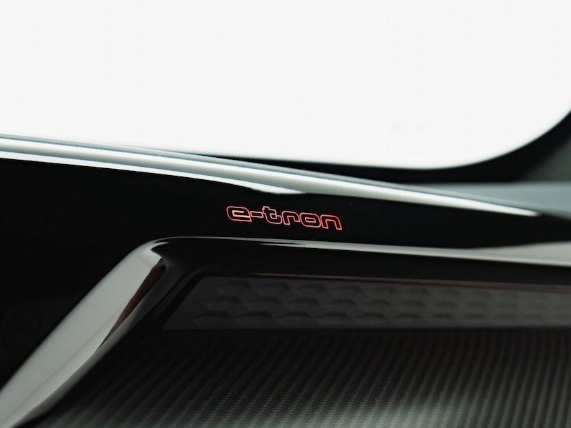 Foto do veículo AUDI E-TRON RS GT 2022 15.729 KM 499.000,00