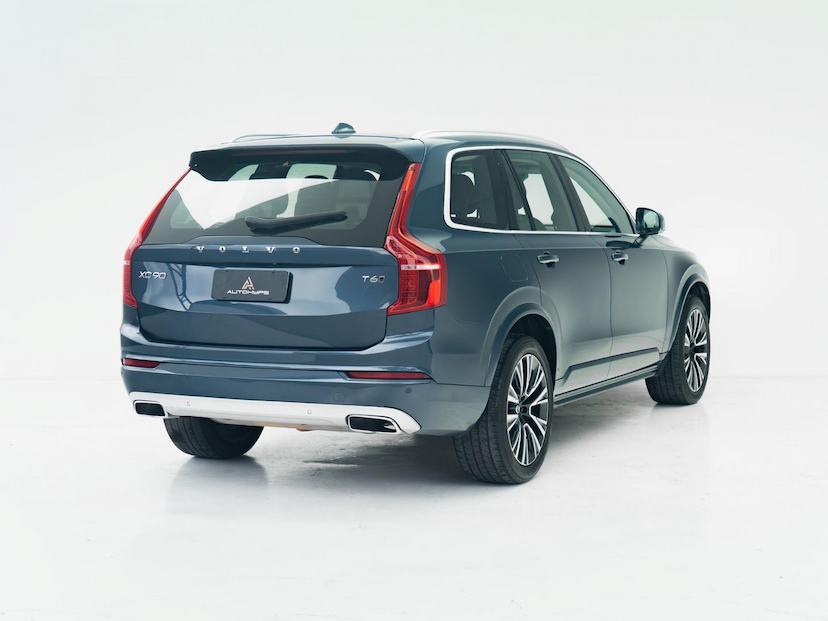 Foto do veículo VOLVO XC90  T6 MOMENTUM 2020 82.500 KM 199.000,00
