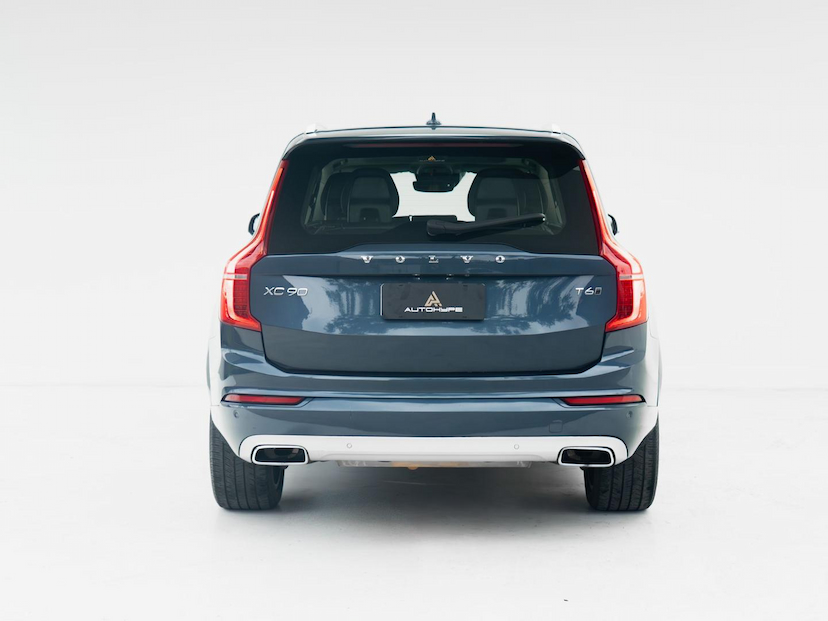 Foto do veículo VOLVO XC90  T6 MOMENTUM 2020 82.500 KM 199.000,00