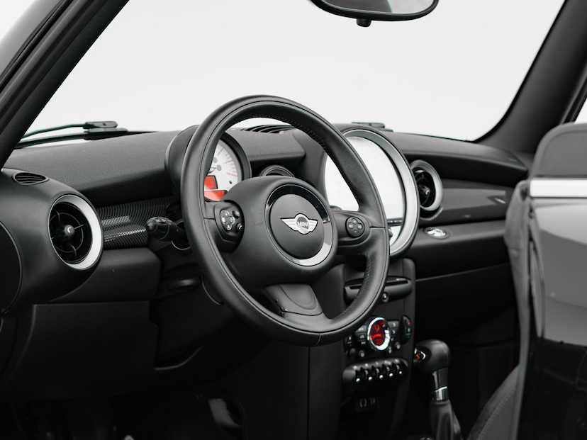 Foto do veículo MINI COOPER S CABRIO 2013 51.440 KM 99.500,00