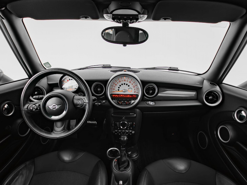 Foto do veículo MINI COOPER S CABRIO 2013 51.440 KM 99.500,00