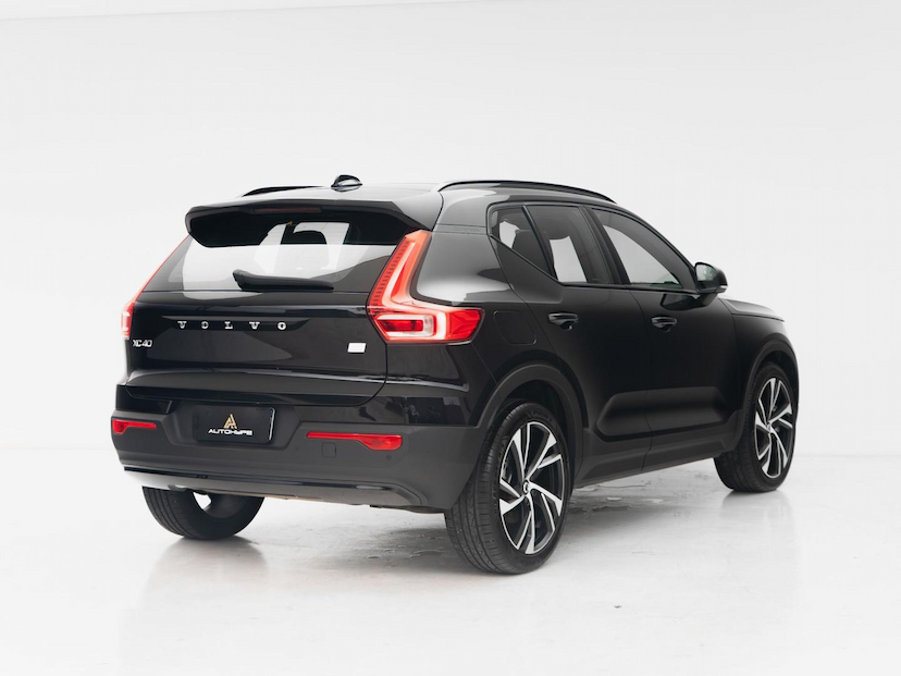Foto do veículo VOLVO XC40 T5 R-DESIGN 2021 53.765 KM 179.500,00