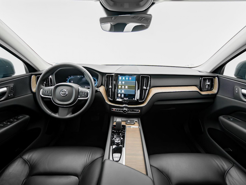 Foto do veículo VOLVO XC60  T8 PLUS 2023 49.500 KM 269.000,00