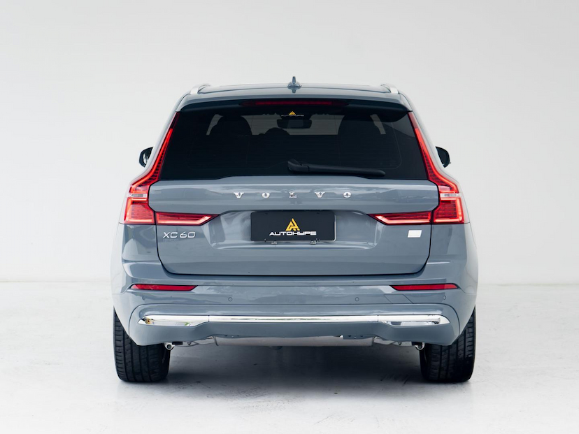 Foto do veículo VOLVO XC60  T8 PLUS 2023 49.500 KM 269.000,00