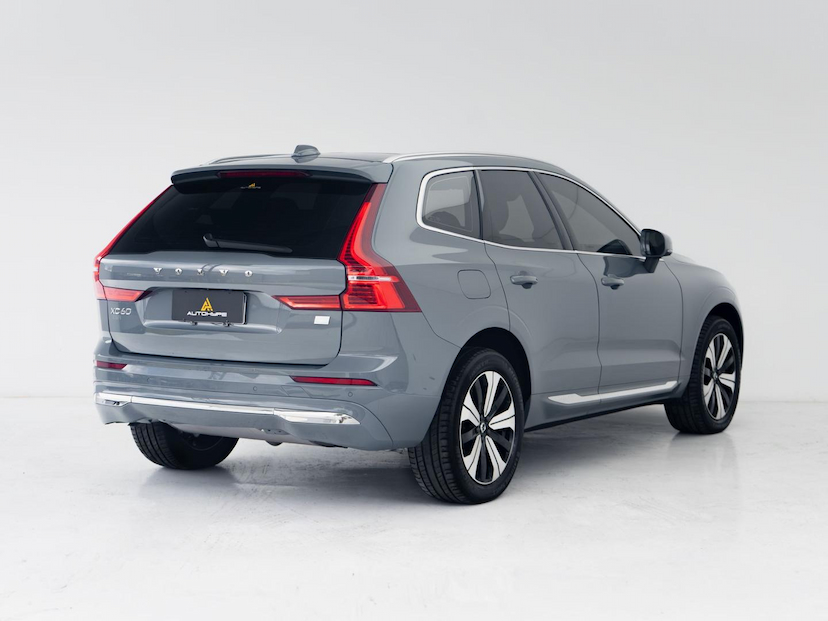 Foto do veículo VOLVO XC60  T8 PLUS 2023 49.500 KM 269.000,00