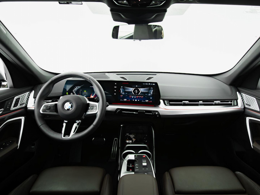Foto do veículo BMW X1 S20I M SPORT 2025 8.960 KM 335.900,00