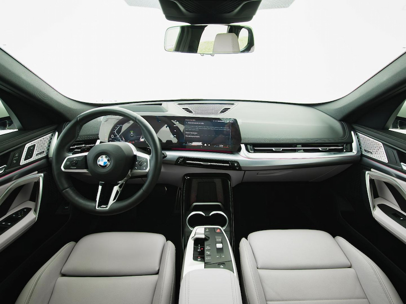Foto do veículo BMW X1  S20I M SPORT 2024 9.100 KM 309.000,00
