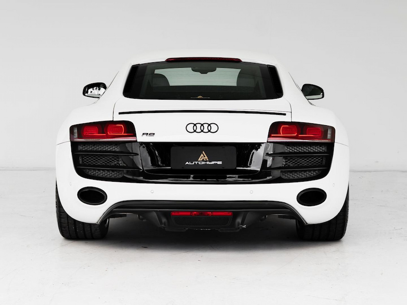 Foto do veículo AUDI R8  5.2 V10 FSI 2012 41.235 KM 629.000,00