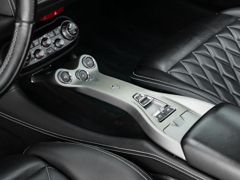 Foto do veículo FERRARI CALIFORNIA  2010 30.179 KM 1.199.000,00