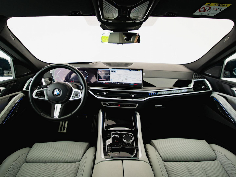 Foto do veículo BMW X6 40I M SPORT 2024 15.045 KM 659.000,00