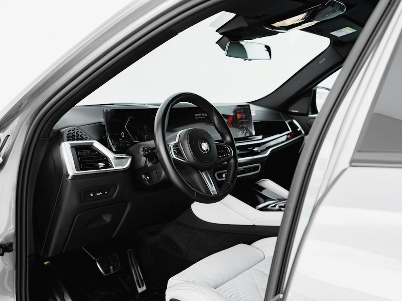 Foto do veículo BMW X6 40I M SPORT 2024 15.045 KM 659.000,00