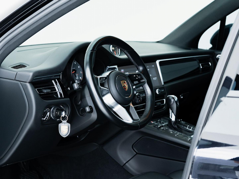 Foto do veículo PORSCHE MACAN  S 2020 50.754 KM 369.000,00
