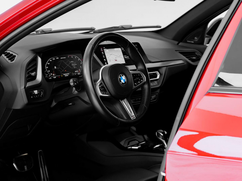 Foto do veículo BMW M 135I  XDRIVE 2020 49.628 KM 234.900,00