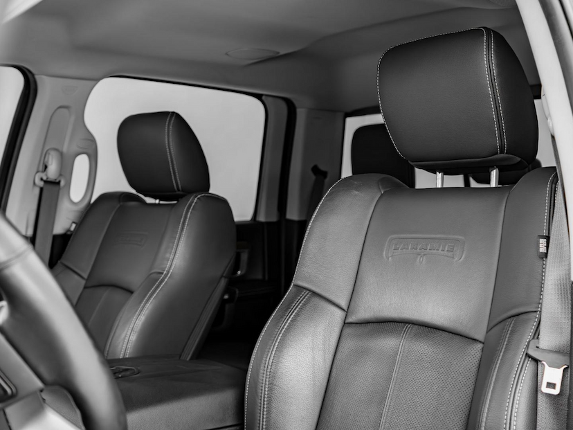 Foto do veículo RAM CLASSIC  LARAMIE NIGHT ED. 5.7 4X4 AUT. 2023 56.350 KM 265.500,00