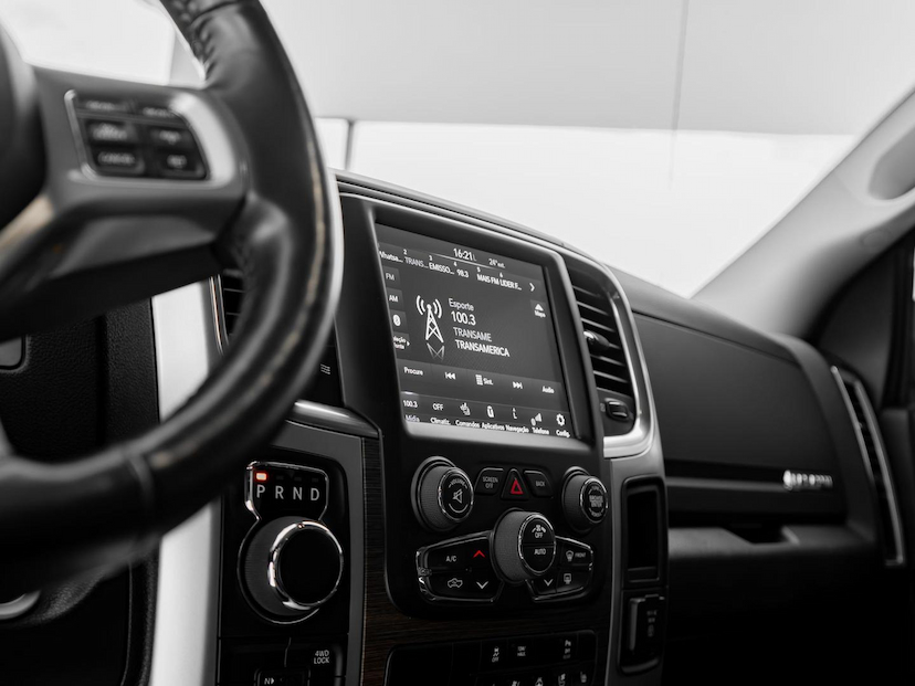 Foto do veículo RAM CLASSIC  LARAMIE NIGHT ED. 5.7 4X4 AUT. 2023 56.350 KM 265.500,00