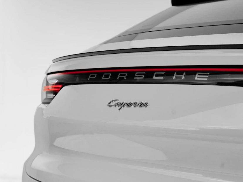 Foto do veículo PORSCHE CAYENNE CP PHE 2023 28.895 KM 619.000,00