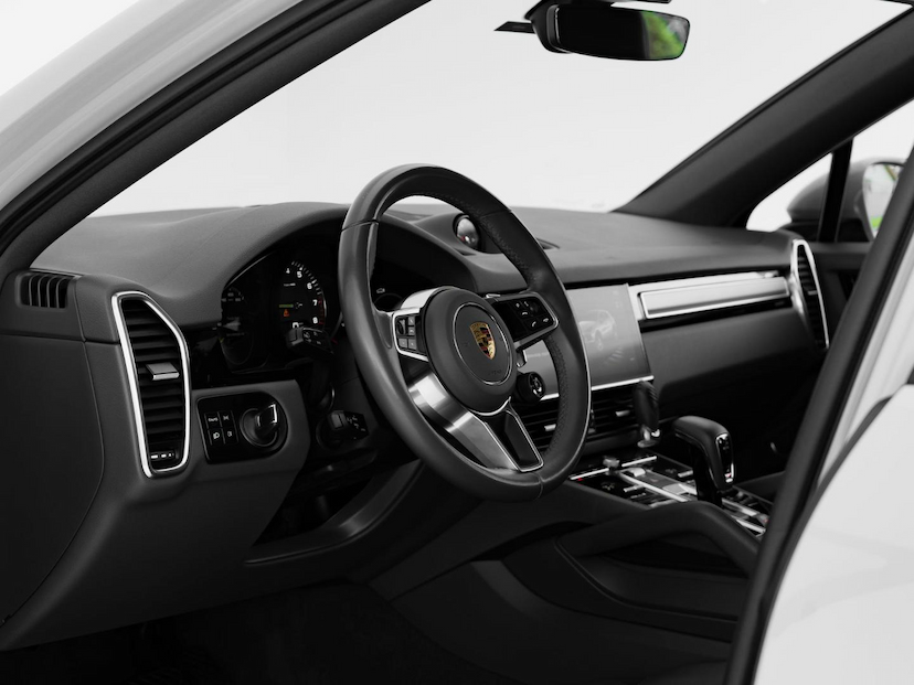 Foto do veículo PORSCHE CAYENNE CP PHE 2023 28.895 KM 619.000,00
