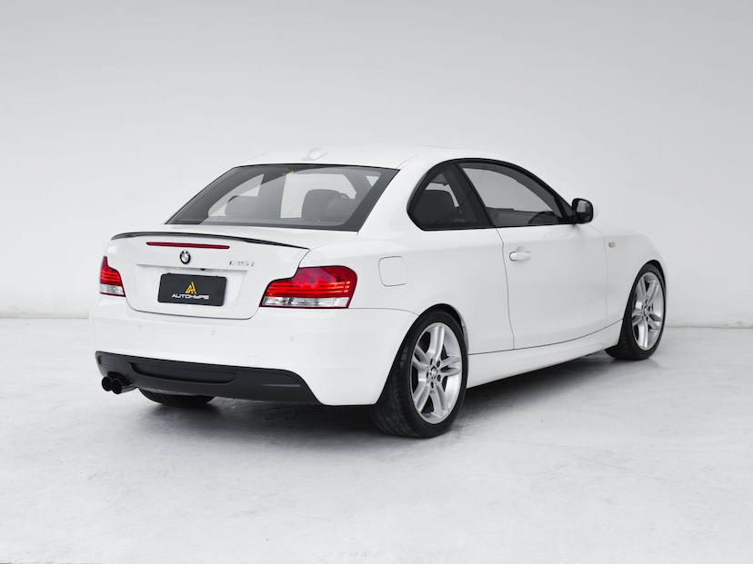 Foto do veículo BMW 135I COUPE 2011 49.875 KM 199.000,00