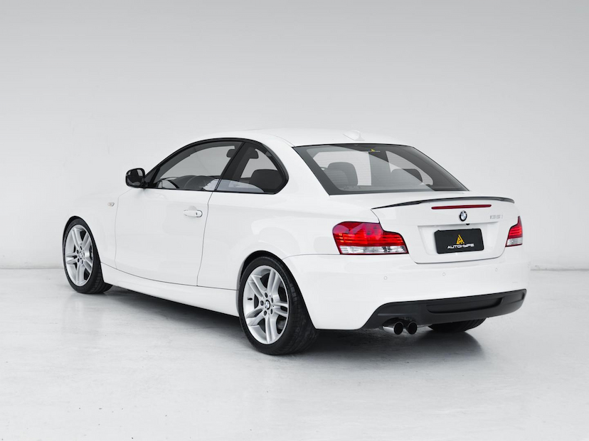 Foto do veículo BMW 135I COUPE 2011 49.875 KM 199.000,00