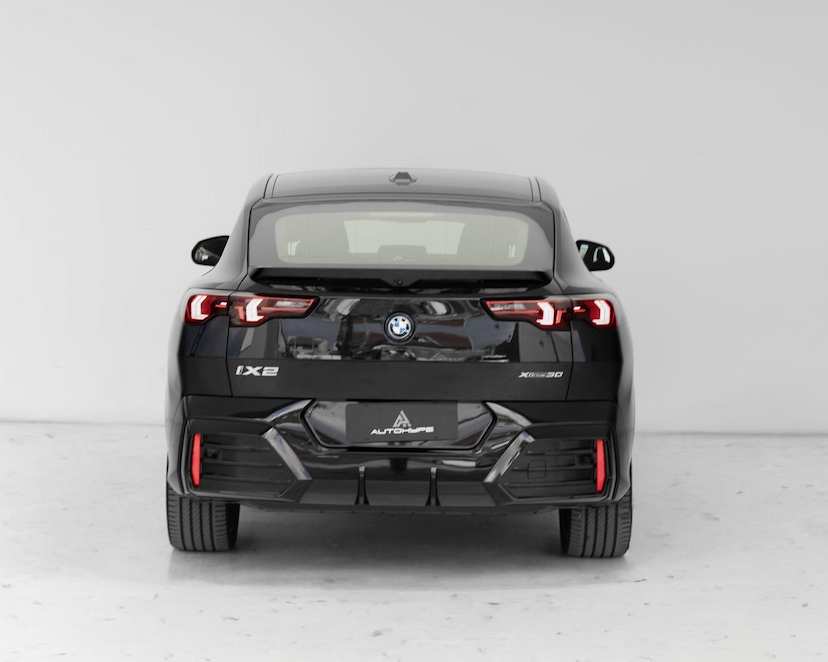 Foto do veículo BMW IX 30 M SPORT (ELÉTRICO) 2024 5.708 KM 359.000,00
