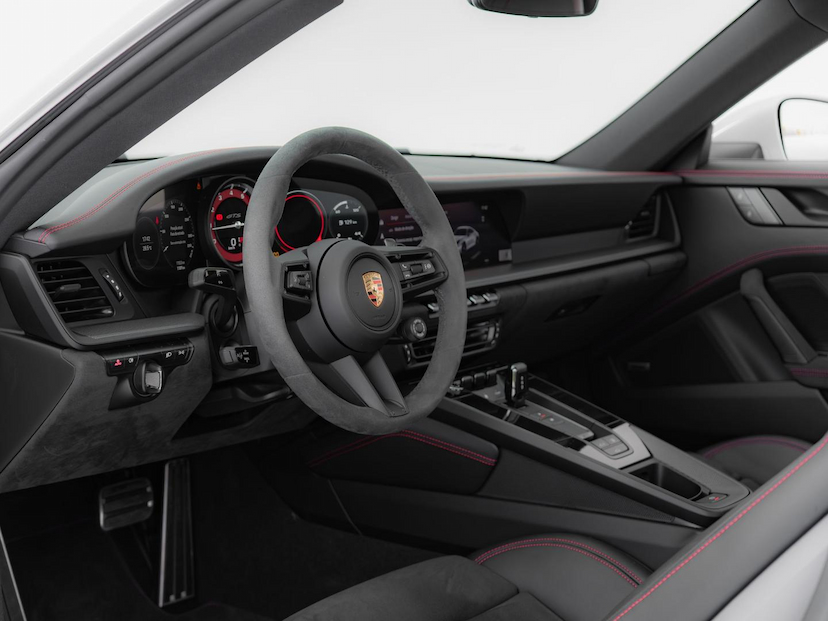 Foto do veículo PORSCHE 911 CARRERA  4 GTS 2024 1.188 KM 990.000,00