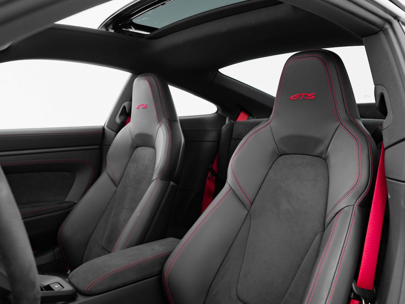 Foto do veículo PORSCHE 911 CARRERA  4 GTS 2024 1.188 KM 990.000,00