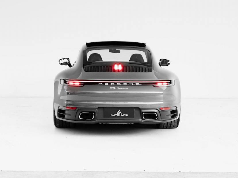 Foto do veículo PORSCHE 911  CARRERA 2021 7.280 KM 739.000,00