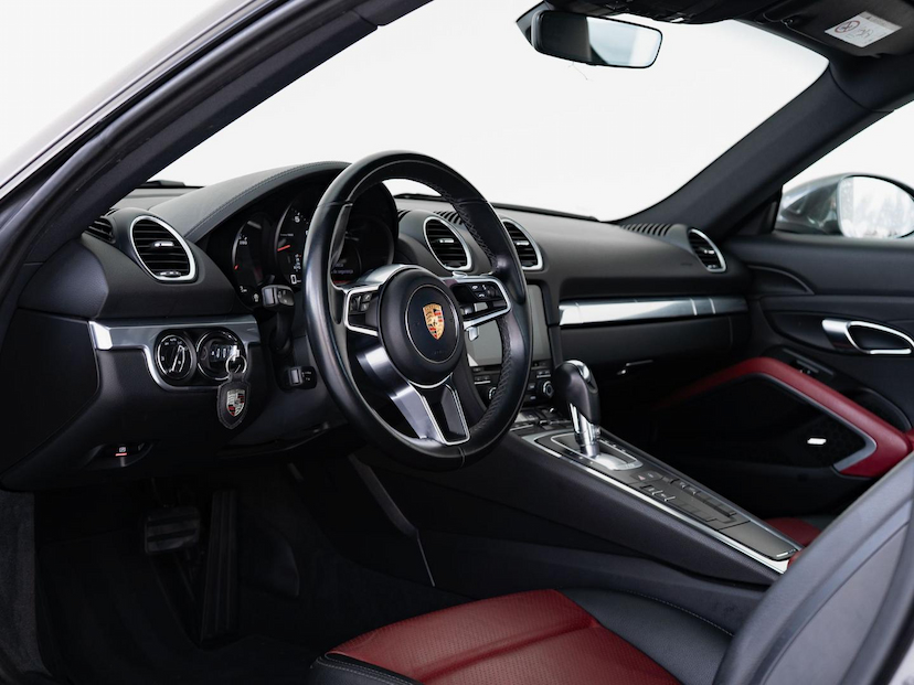 Foto do veículo PORSCHE CAYMAN CAYMAN 2018 25.632 KM 399.000,00