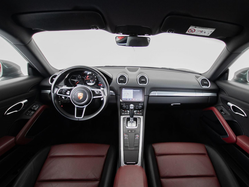 Foto do veículo PORSCHE CAYMAN CAYMAN 2018 25.632 KM 399.000,00