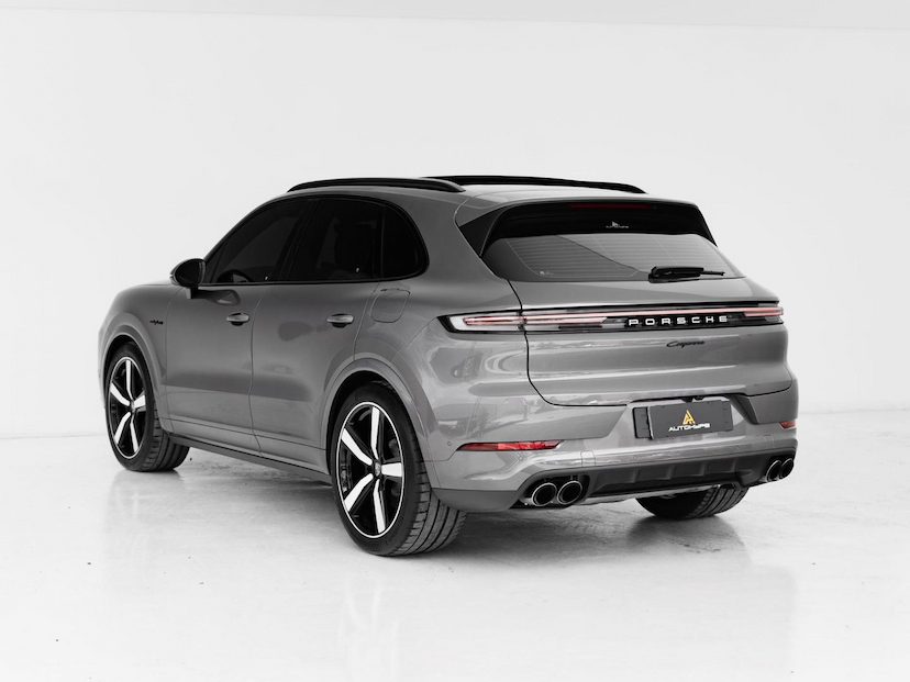 Foto do veículo PORSCHE CAYENNE E-HYBRID 2025 6.450 KM 798.500,00